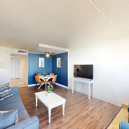 Willow Bay 301 Oceanfront Suite, Renovated Spring 2023 Desirable Golden Mile Location